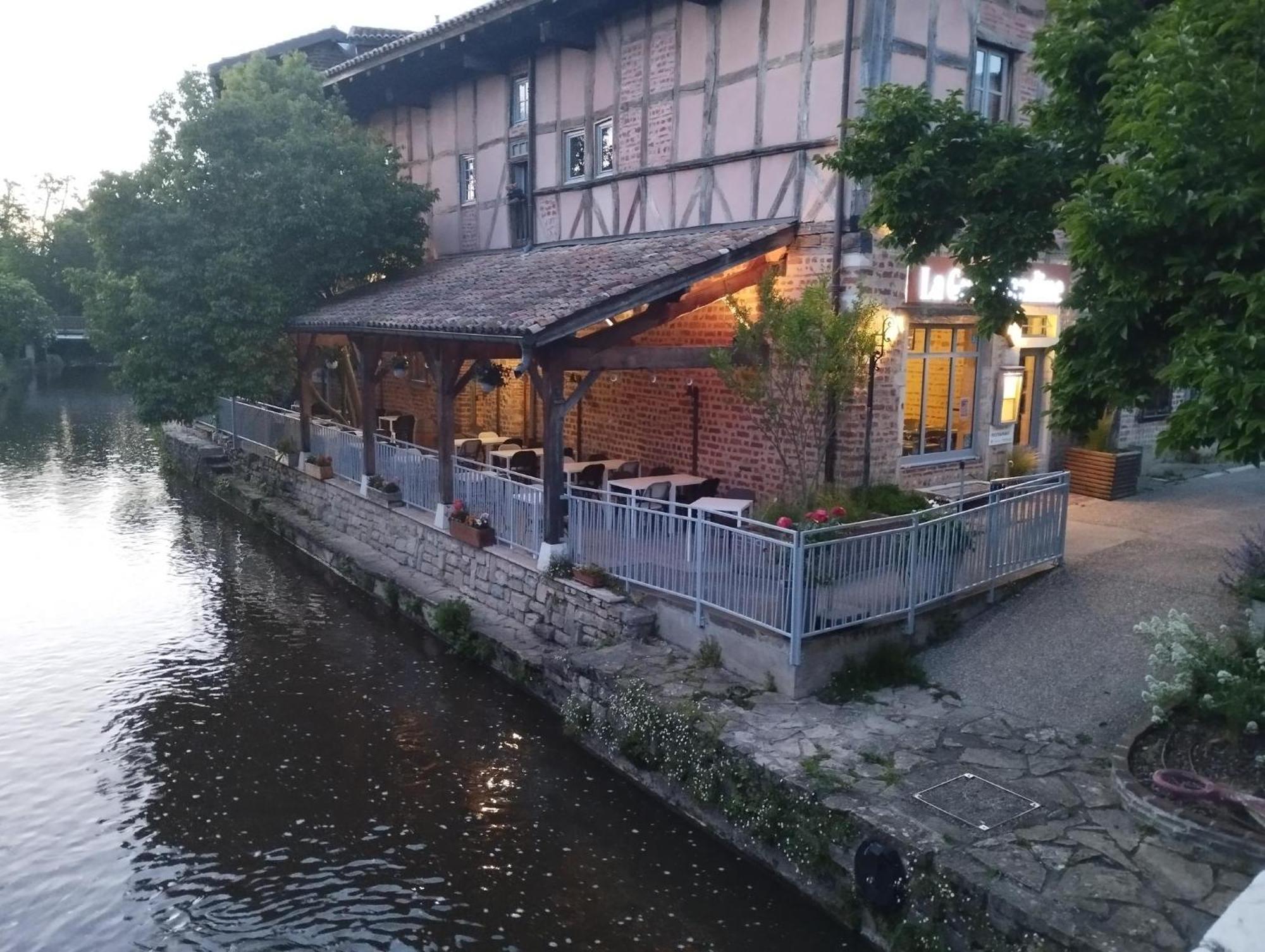 La Maison De Marie, Cosy Et Spacieuse - 3 Chambres Dont Une Climatisee Châtillon-sur-Chalaronne エクステリア 写真